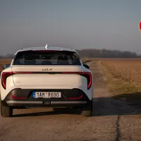 KIA K4 SPIN: Vymírající "obyčejné" auto