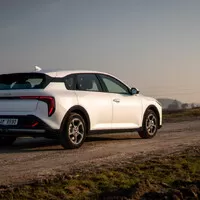 KIA K4 SPIN: Vymírající "obyčejné" auto