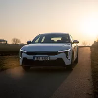 KIA K4 SPIN: Vymírající "obyčejné" auto