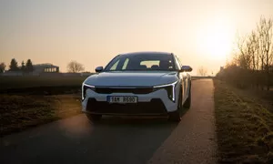 Recenze & testy: KIA K4 SPIN: Vymírající "obyčejné" auto