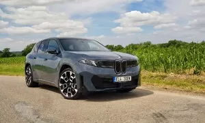 Recenze & testy: BMW iX3 50 xDrive: Nová generace automobilu