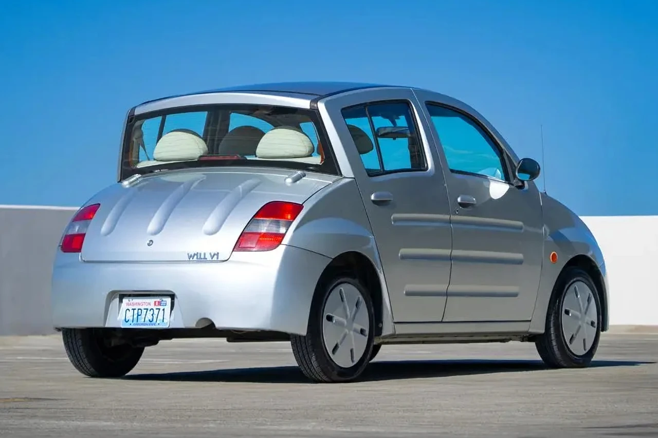 Toyota WiLL Vi | Foto: Bring a Trailer