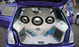 Autíčkář se ptá: Frčí dneska ještě tuning?