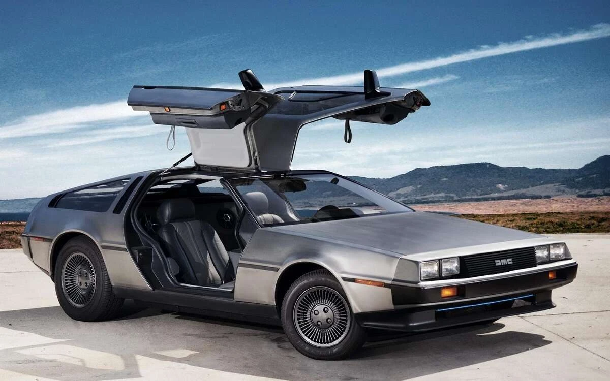 1981 DeLorean DMC-12 | Zdroj: https://www.supercars.net/blog/delorean-dmc-12/