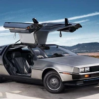 1981 DeLorean DMC-12 | Zdroj: https://www.supercars.net/blog/delorean-dmc-12/