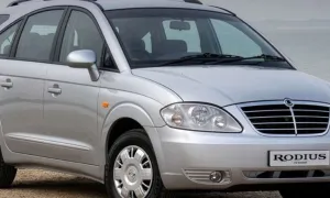 SsangYong Rodius: Jedinečně prostorné MPV, které šokovalo kontroverzním designem