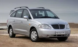 SsangYong Rodius: Jedinečně prostorné MPV, které šokovalo kontroverzním designem