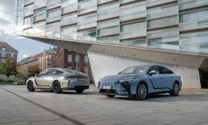 Recenze & testy: První jízdy s Lexusem ES: Hybrid i elektromobil ve stejném fraku