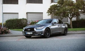 Bazarový snílek, Recenze & testy: Infiniti Q50 3,7 V6 AWD: Novodobý Nissan Skyline jako ostře říznutý cestovní sedan