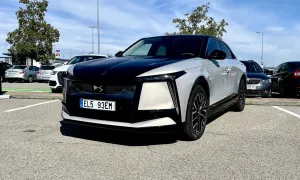 Recenze & testy: DS N°8 350k AWD: Stále umělecké, navíc i živé a ještě komfortnější