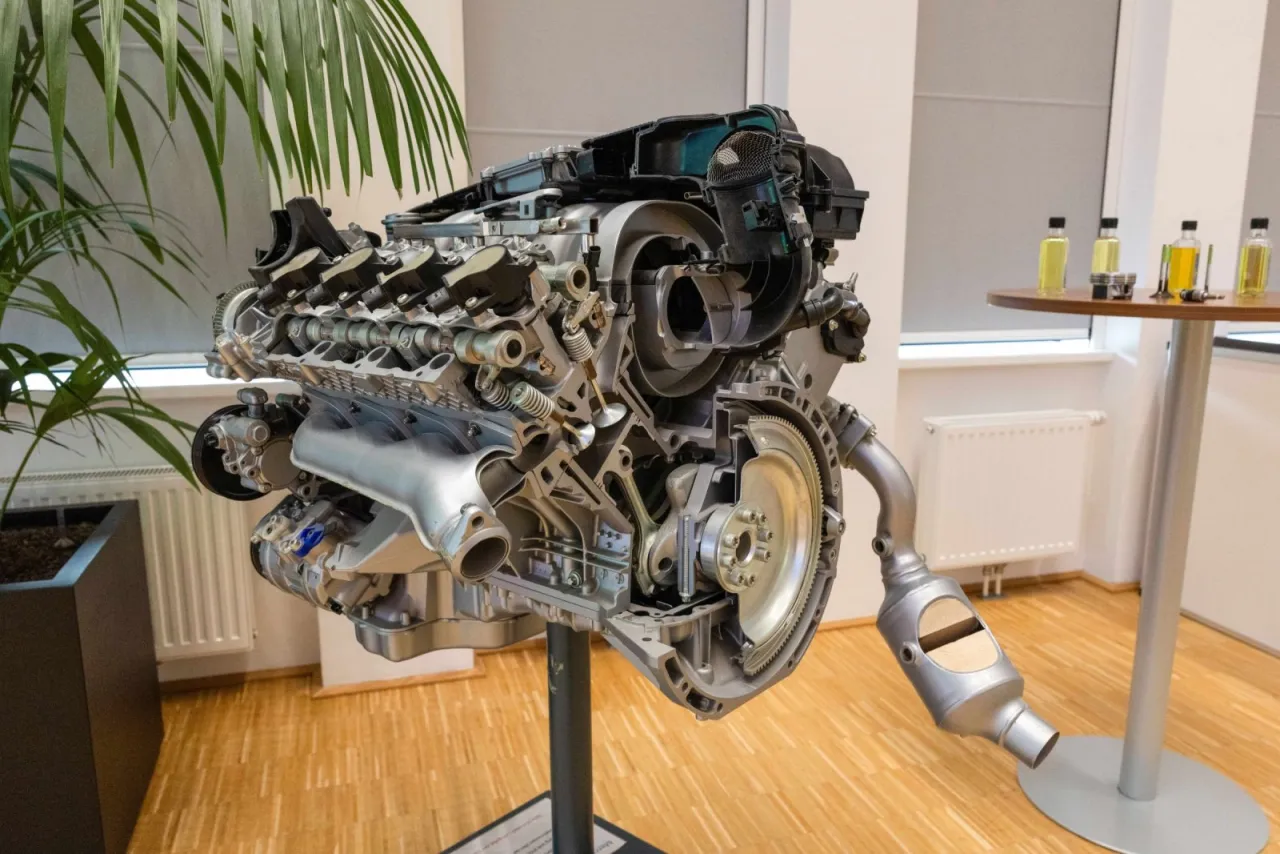 Ilustrační V8 Mercedes, foto motoru Octavie k dispozici nemám. Foto: OMV - tiskové fotografie, určené k publikaci