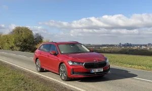 Recenze & testy: Test Škoda Superb Combi 1.5 TSI: Překvapivě šmrncovní rodinný ideál