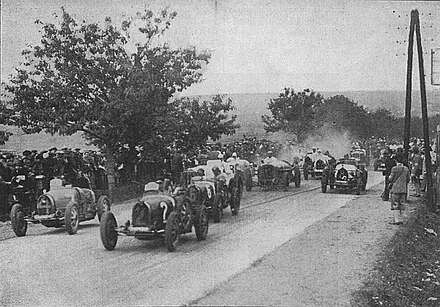 Start prvního závodu, 1930.