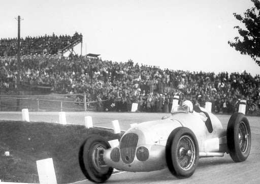 Rudolf Caracciola míří za vítězstvím, Masarykův okruh, 1937.