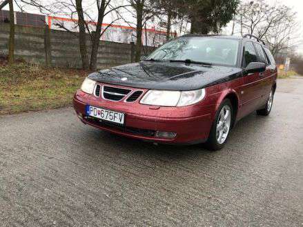 saab 9-5. Zda sa, ze tu som objavil povab ciernej kapoty.