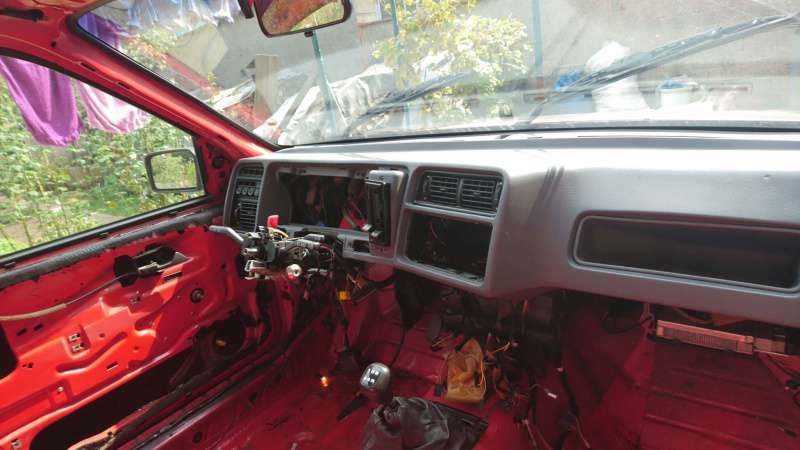 Už se to zase blíží vzhledem k interiéru auta