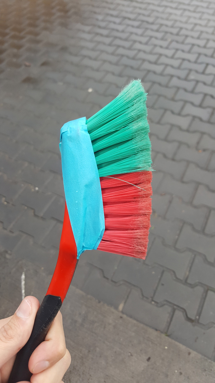 Kartáč Vikan na podběhy