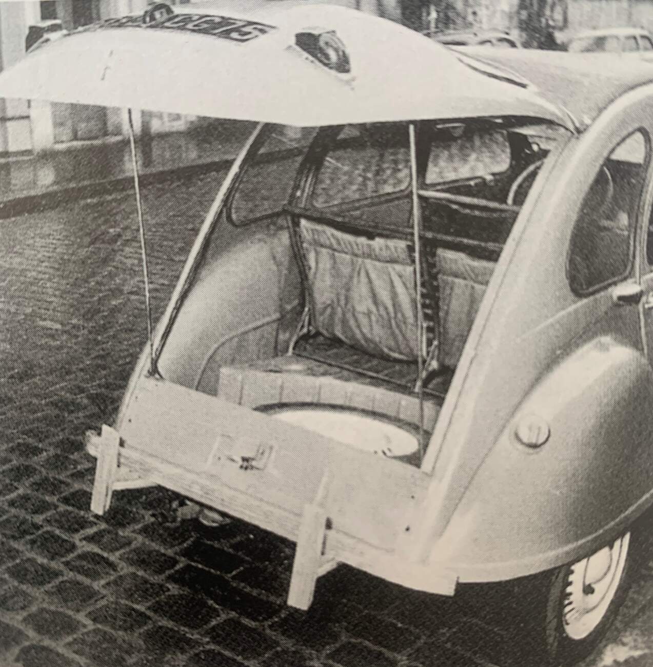 zdroj: Citroën 2CV, Jiří Fiala, nakladatelství Grada