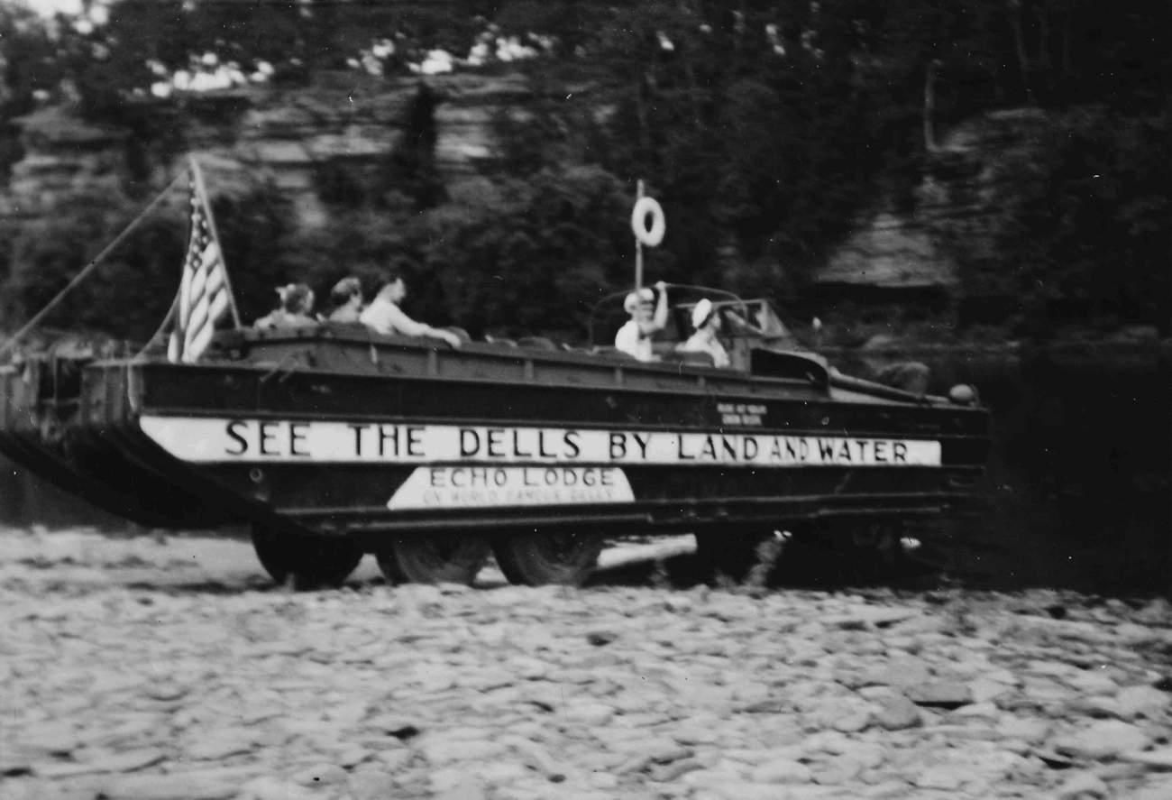 Historicky první turistická jízda DUKW ve Visconsinu, 1946. Foto: Original Wisconsin Ducks