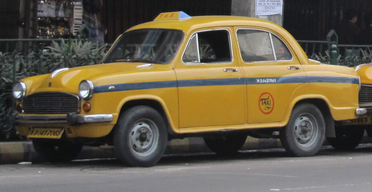 Hindustan Ambassador taxi, zdroj: wikimedia commons