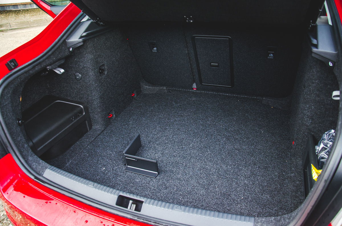 Škoda Octavia 1.0 TSI/85 kW červená kufr